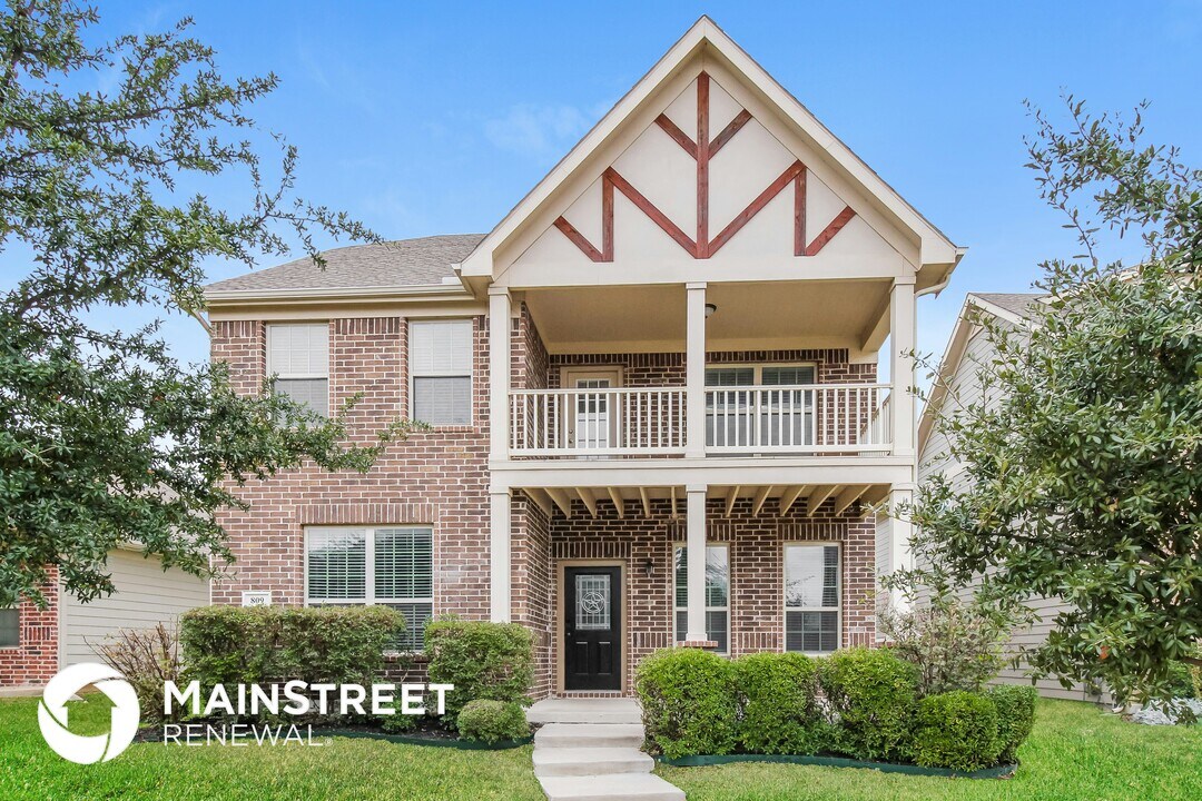 809 Hartsfield St in Aubrey, TX - Foto de edificio