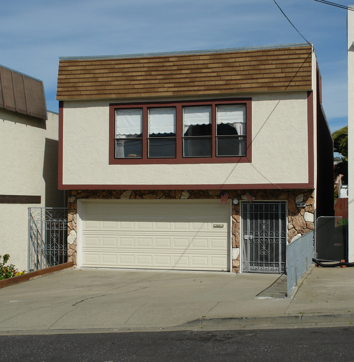 545-547 Lisbon St in Daly City, CA - Foto de edificio