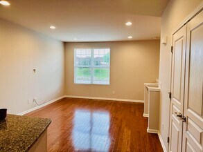 863 Barclay Cir in Rochester Hills, MI - Building Photo - Building Photo