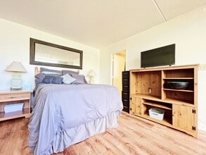 400 Hobron Ln in Honolulu, HI - Building Photo - Building Photo