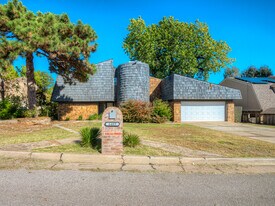 6409 Miles Ln in Oklahoma City, OK - Building Photo