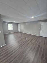 104 Greenlawn Dr, Unit 4 in Sparta, TN - Building Photo - Building Photo
