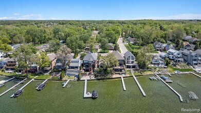 1294 E Lake Dr in Novi, MI - Building Photo - Building Photo