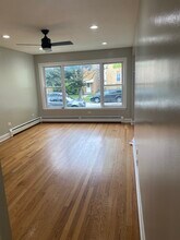5530 N Mango Ave, Unit 1 in Chicago, IL - Building Photo - Building Photo