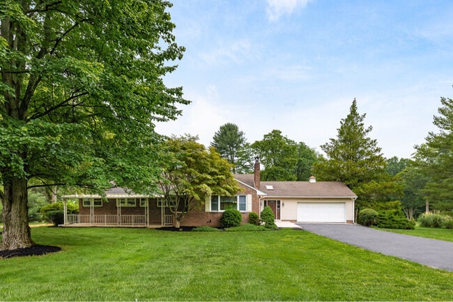 721 Featherbed Ln