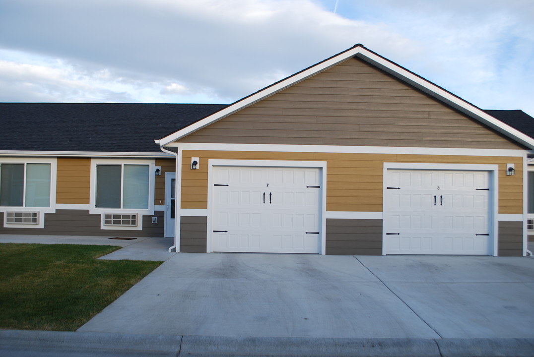 Wheatbaker Patio Home Apartments in Billings, MT - Building Photo