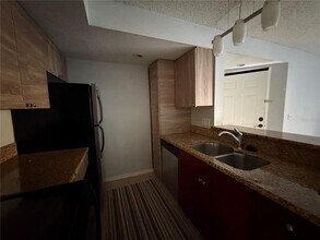 5124 Conroy Rd in Orlando, FL - Building Photo - Building Photo