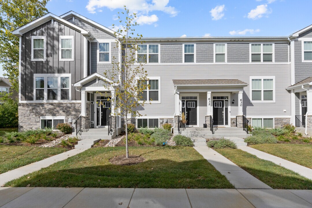632 Wolverine Dr in Aurora, IL - Building Photo