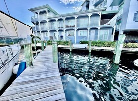 2415 NW 16th St Rd in Miami, FL - Building Photo