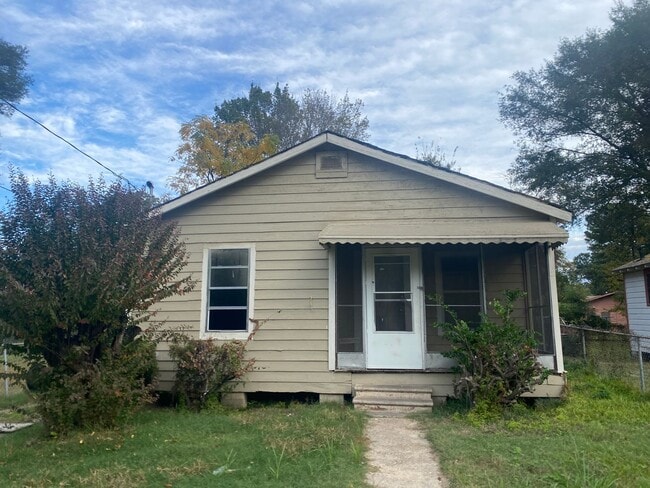 property at 558 E 78th St