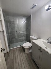11309 SW 200th St, Unit 303-C in Miami, FL - Foto de edificio - Building Photo