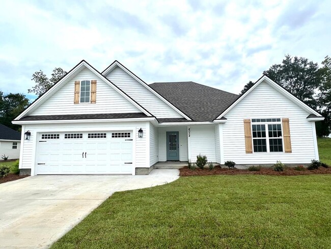 property at 4024 Landings Cir