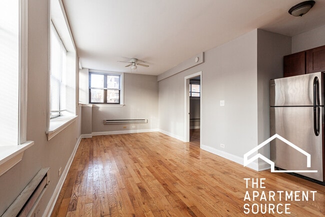 3451 N Sheffield Ave, Unit G in Chicago, IL - Building Photo - Building Photo