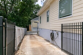 1084 Sanders Ave SE in Atlanta, GA - Building Photo - Building Photo