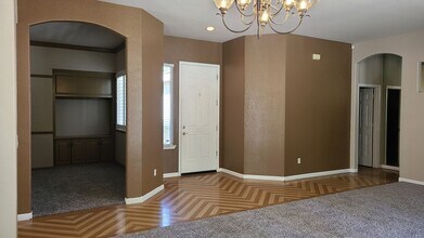 3040 Big Bear Dr in Roseville, CA - Building Photo - Building Photo