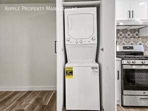 1108 Sunvista Rd SE in Calgary, AB - Building Photo - Building Photo