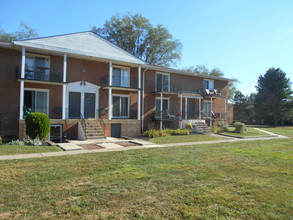 Aston Glen Apartments in Upper Chichester, PA - Building Photo - Building Photo