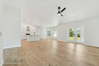 1441 Eldron Blvd SE in Palm Bay, FL - Foto de edificio - Building Photo