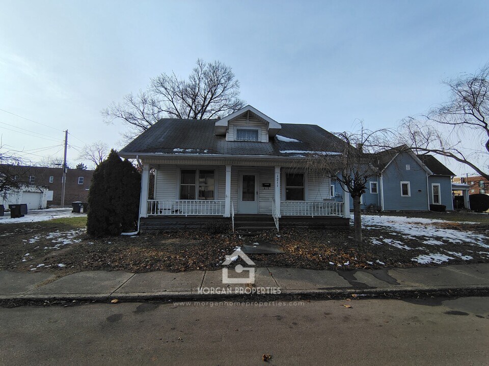 1211 Fletcher St in Anderson, IN - Building Photo