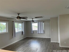 45-143 William Henry Rd in Kaneohe, HI - Foto de edificio - Building Photo