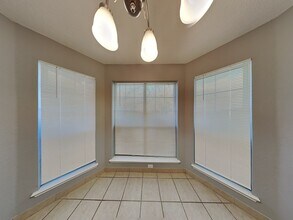 5717 Heatherglen Terrace in Fort Worth, TX - Foto de edificio - Building Photo