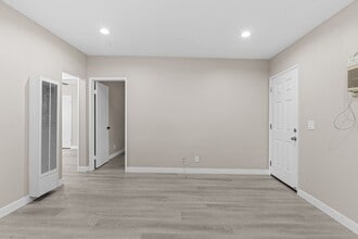 113 S Lillie Ave in Fullerton, CA - Foto de edificio - Building Photo