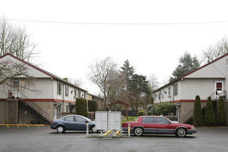 Marla Manor Apartments in Portland, OR - Building Photo - Building Photo