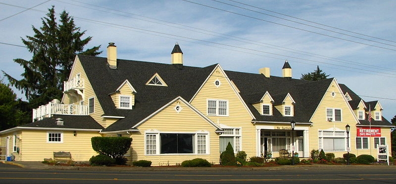 The Dorchester House in Lincoln City, OR - Building Photo