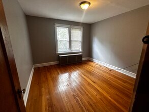 5256 W Wolfram St in Chicago, IL - Building Photo - Building Photo