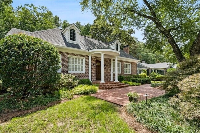 1925 Colland Dr NW in Atlanta, GA - Building Photo - Building Photo