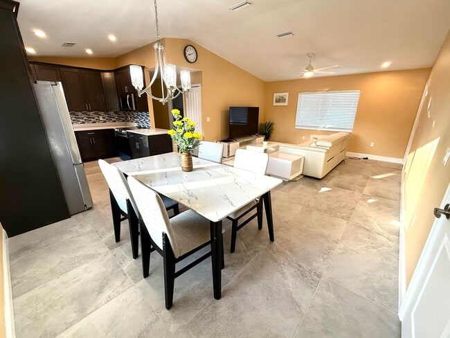 212 Browns Rd in Nokomis, FL - Building Photo - Building Photo