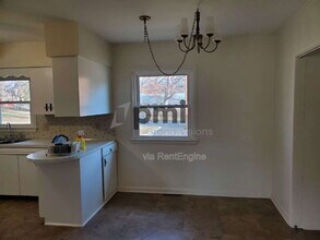 3314 N Taylor Ave in Decatur, IL - Building Photo - Building Photo