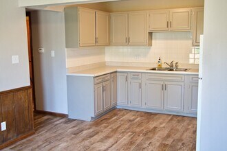 3408 N Ten Mile Dr, Unit 5 in Jefferson City, MO - Foto de edificio - Building Photo