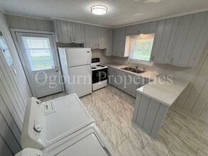 1104 Oak Grove Rd SW in Winston-Salem, NC - Building Photo - Building Photo