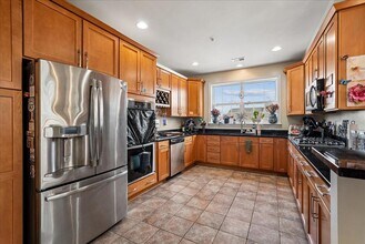 43610 Hampshire Crossing Square in Leesburg, VA - Building Photo - Building Photo