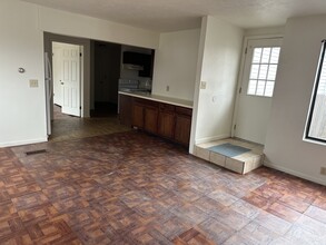 202 W Mitchell St, Unit C in Gaylord, MI - Building Photo - Building Photo