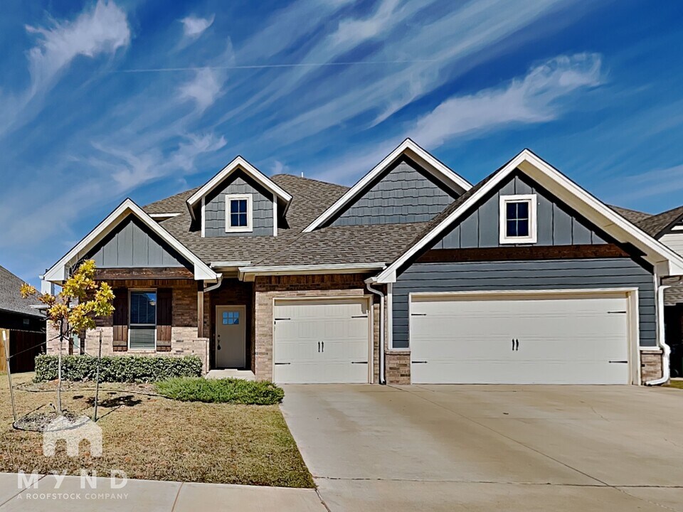 9205 NW 89th St in Yukon, OK - Building Photo