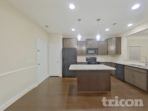 102 Ellis Mill St in Simpsonville, SC - Foto de edificio - Building Photo