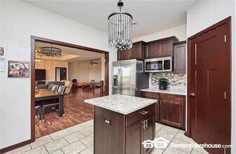 254 S 91st St in West Des Moines, IA - Building Photo - Building Photo