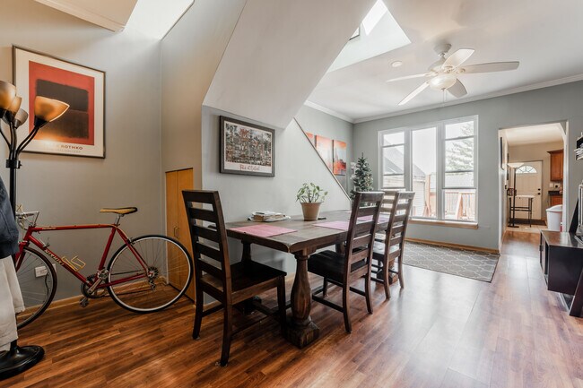 3036 N Seminary Ave, Unit 3 in Chicago, IL - Building Photo - Building Photo