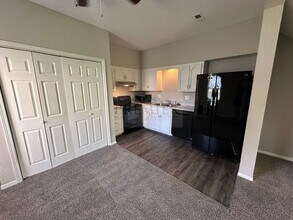 3562 NE Independence Ave in Lee's Summit, MO - Building Photo - Building Photo