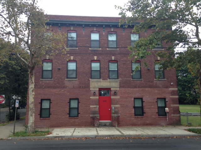 555 Winchester Ave in New Haven, CT - Building Photo