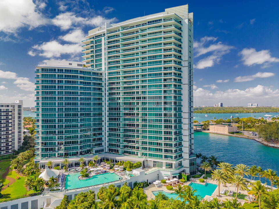 10295 Collins Ave, Unit 1605 in Bal Harbour, FL - Building Photo