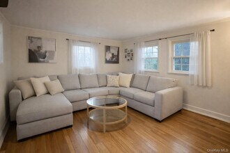 14 Kenneth Ave in Huntington, NY - Building Photo - Building Photo