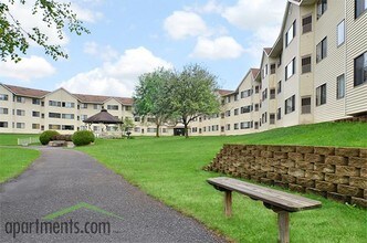 The Grove of White Bear Lake in White Bear Lake, MN - Building Photo - Building Photo