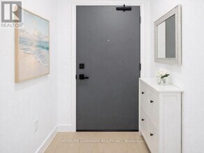 1095 Douglas McCurdy Cmn in Mississauga, ON - Building Photo - Building Photo