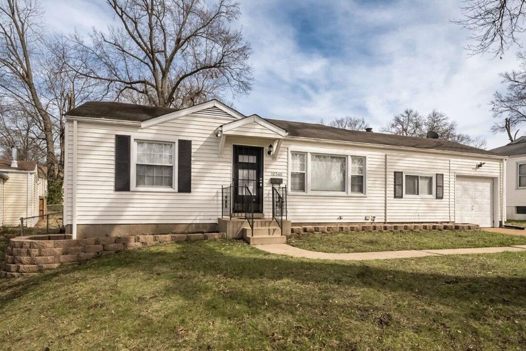 10546 Anson Dr in St. Louis, MO - Building Photo