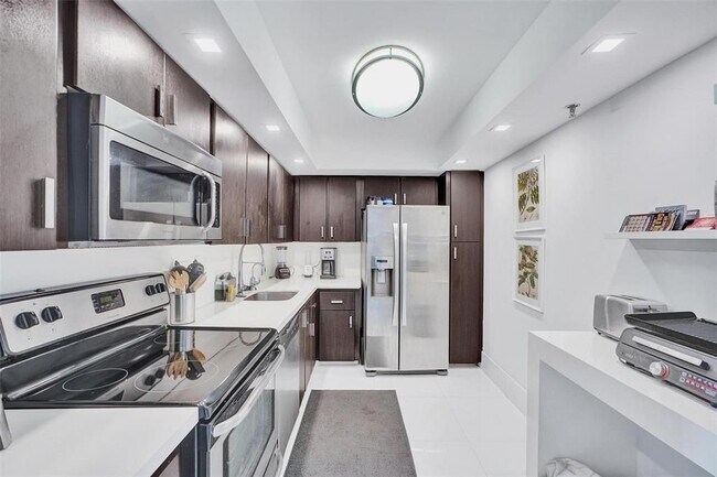 20355 NE 34th Ct in Aventura, FL - Building Photo - Building Photo