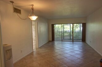 91 Willow Rd in Tequesta, FL - Building Photo - Building Photo