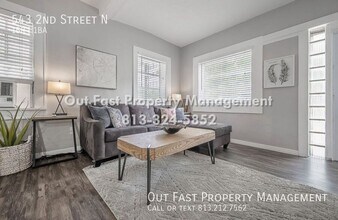 543 2nd St N in St. Petersburg, FL - Foto de edificio - Building Photo